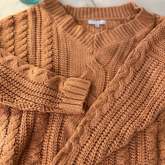 Fawlux Sweaters - Fawlux  Cable Knit Long Sleeve Sweater V neck Sz S color Tan